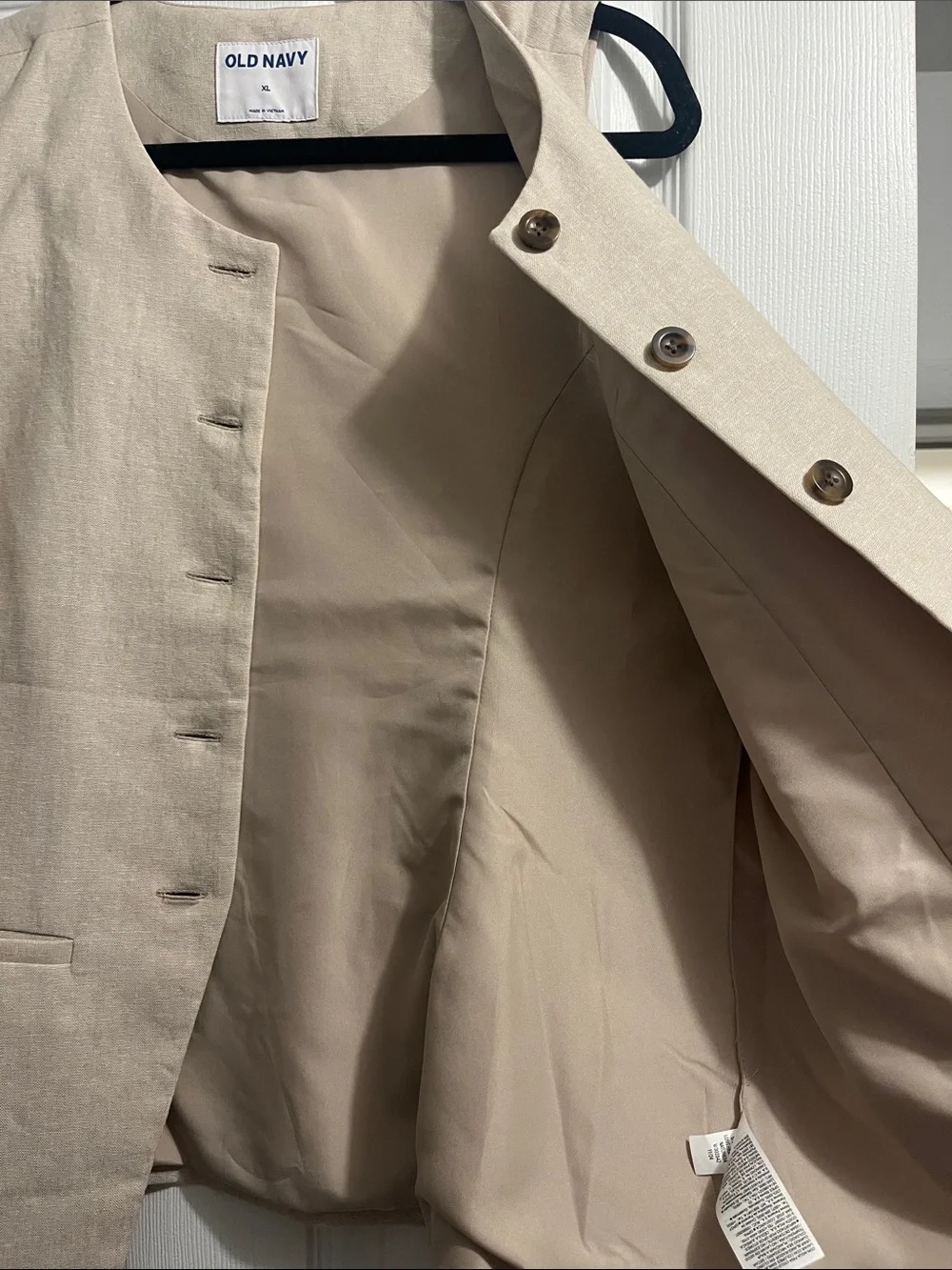 Old Navy Neutral Beige Button-Front Linen Vest - Picture 4 of 7